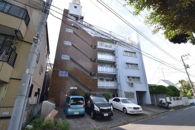 【現況写真】 | 冨士ビューマンション | 外観と前面道路の様子。～即日のご見学可能～　お問合せはお気軽にどうぞ。
