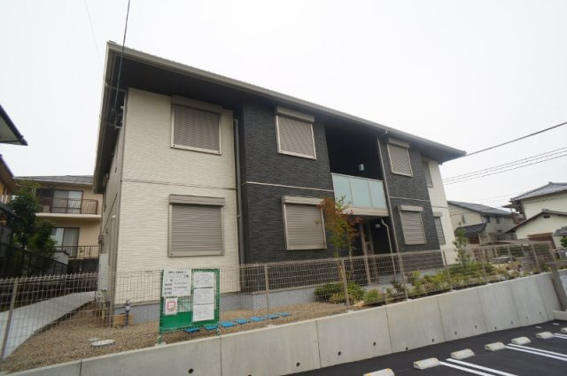 シャーメゾンクレスト高の原