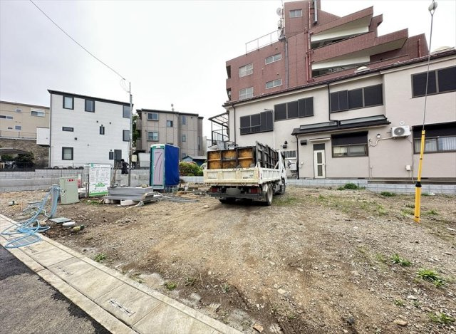 【外観】 | 志木市本町2丁目　建築条件なし売地　全5区画　(志木本店) | 販売現地／2026年4月18日撮影　
小学校まで徒歩10分と近いのでお子様の通学にも便利。