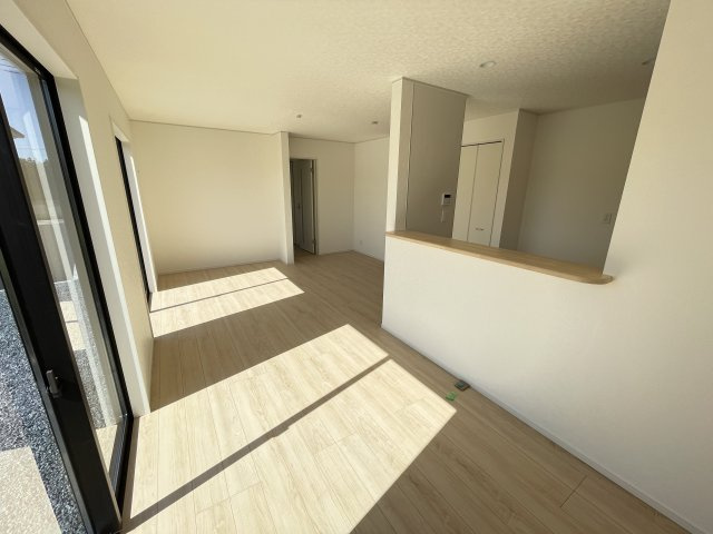 高崎市新町第１２（全3棟）3棟の居間・リビング