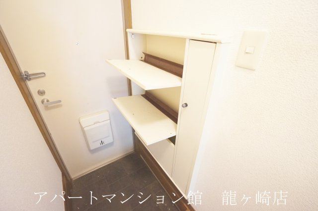 ガーデンパレスＡの収納|シューズボックス