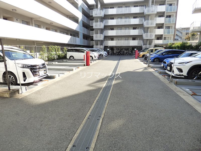 【駐車場】甲子園六石町ハイツ