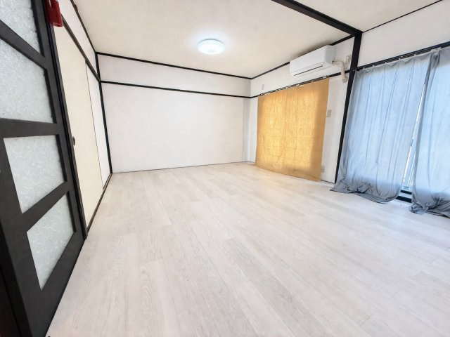 新多聞第2住宅116号棟の洋室