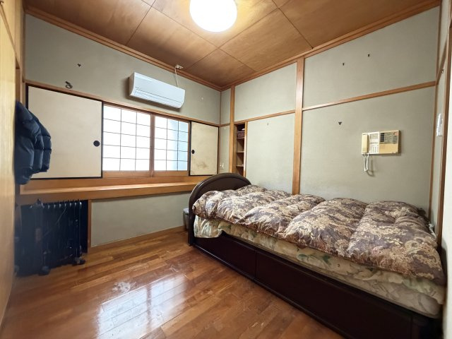 北谷町北谷2丁目（賃貸併用住宅）の洋室|洋室約7.5帖＋収納付き♪