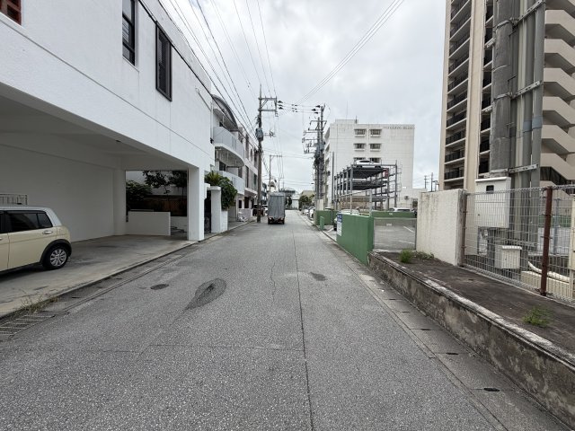 北谷町北谷2丁目（賃貸併用住宅）の前面道路含む現地写真|※北西側公道6m♪