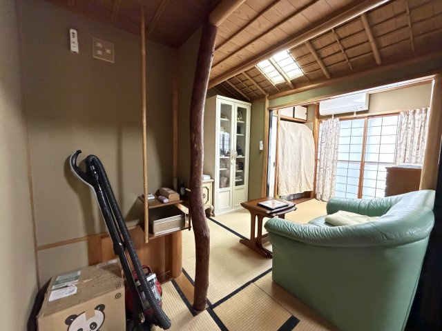 北谷町北谷2丁目（賃貸併用住宅）の和室|和室4帖＋水屋約3帖♪