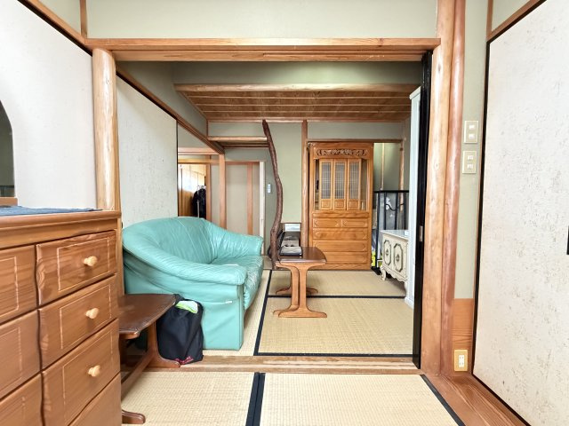 北谷町北谷2丁目（賃貸併用住宅）の和室|和室4帖＋水屋約3帖♪