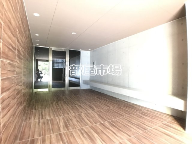 コンポジット亀戸ウエストのエントランス