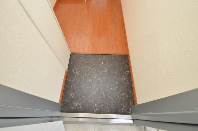 北九州市八幡西区本城学研台２丁目の賃貸マンションの玄関
