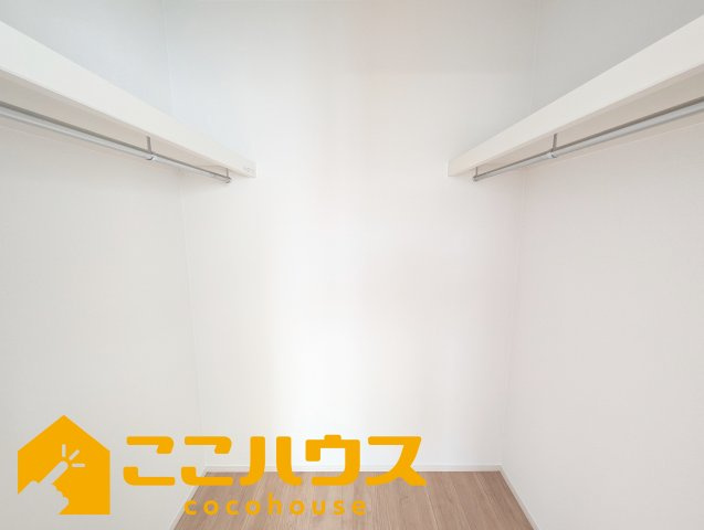 うるま市江洲2108番　新築戸建て　全10棟　H号棟の収納|大容量のウォークインクローゼット