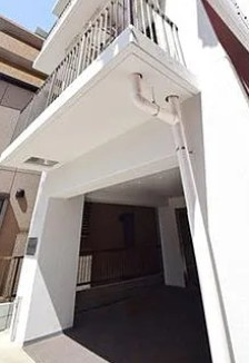 ファージェ立石のエントランス