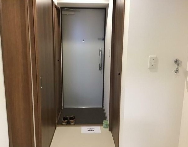 ファージェ立石の玄関