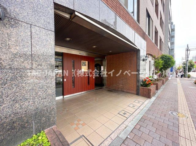 朝日サテライト上野のエントランス|【新生活応援キャンペーン実施中！】 
 当社では『仲介手数料が無料』になるキャンペーン中です。 ご購入の諸費用が他社様と比べて約330万円ほどお安くご購入いただけます。
ぜひお気軽にお問合せください。