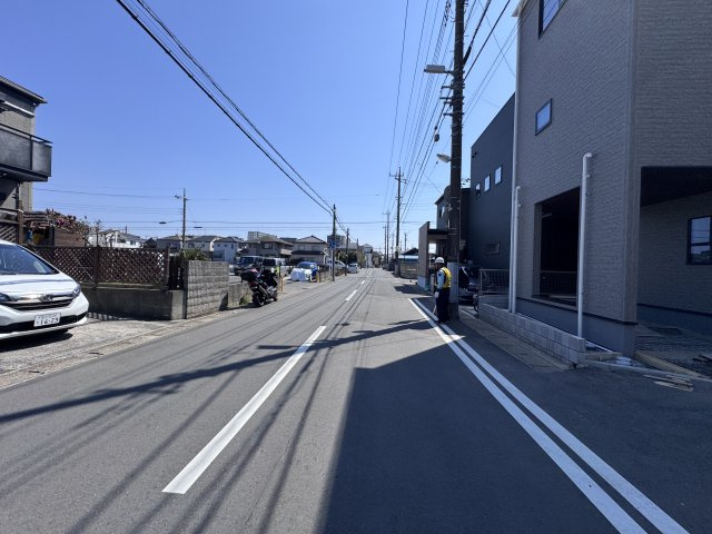 松戸市栄町７丁目新築戸建の前面道路含む現地写真|北側前面道路・幅員約8ｍ