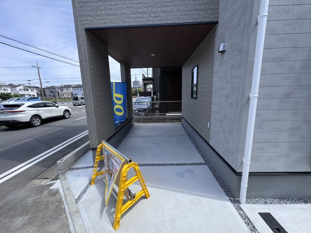 松戸市栄町７丁目新築戸建の駐車場|愛車に優しいビルトインガレージ