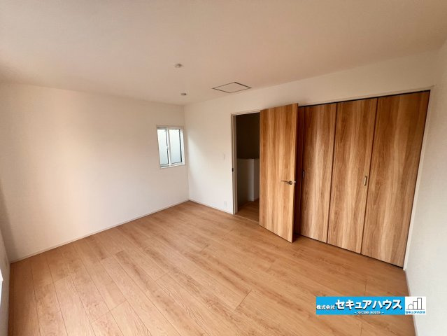 【完成】名古屋市南区砂口町　全7棟の洋室|【洋室イメージ】
◆広々とした居住空間は日々の暮らしを彩り、心のやすらぎと満足感を与えてくれます。通風と採光を考慮した設計は子供たちはのびのび育ち、家族でくつろぎと団らんを生み出します。