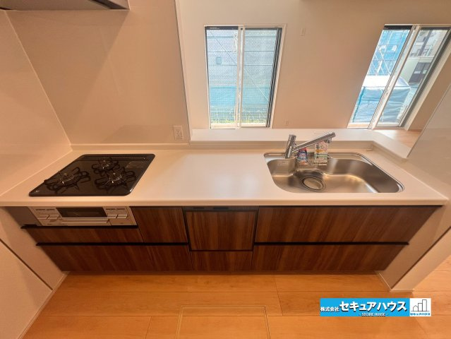 【完成】名古屋市南区砂口町　全7棟のキッチン|【キッチン】
◆同時にたくさんの料理が調理できる。「焼く・蒸す・煮る」の工程を同時進行で進めることができるので、料理を素早く作ることができます。育児でバタバタ忙しいママに嬉しい♪
