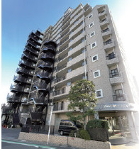 ライオンズマンション町屋の外観