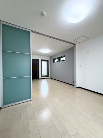 フジパレス清水丘Ⅱ番館の居間・リビング