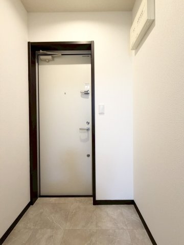 フジパレス清水丘Ⅱ番館の玄関