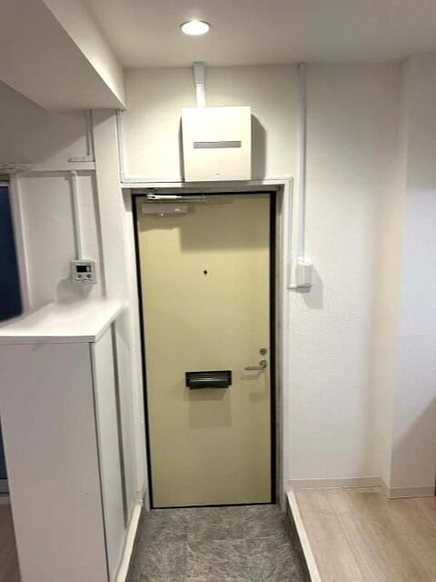 青葉マンションの玄関