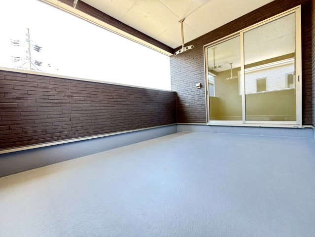 静岡市葵区岳美第3　全3棟のバルコニー