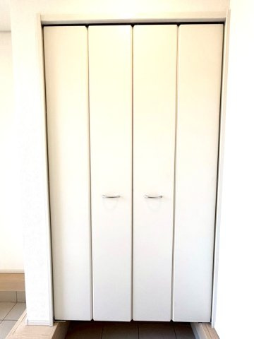 静岡市葵区岳美第3　全3棟の収納|シューズインクローク付き。