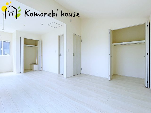 桶川市坂田　新築一戸建て　01の寝室|広くて明るい寝室