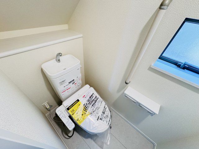松戸市上矢切新築戸建のトイレ|温水洗浄暖房便座つきトイレ