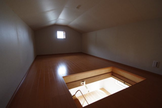 【収納】 | 【仲介手数料無料！！】多摩市和田　中古戸建て　3299万円 | 屋根裏収納