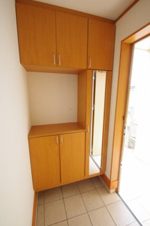 【収納】 | 【仲介手数料無料！！】多摩市和田　中古戸建て　3299万円 | 玄関収納