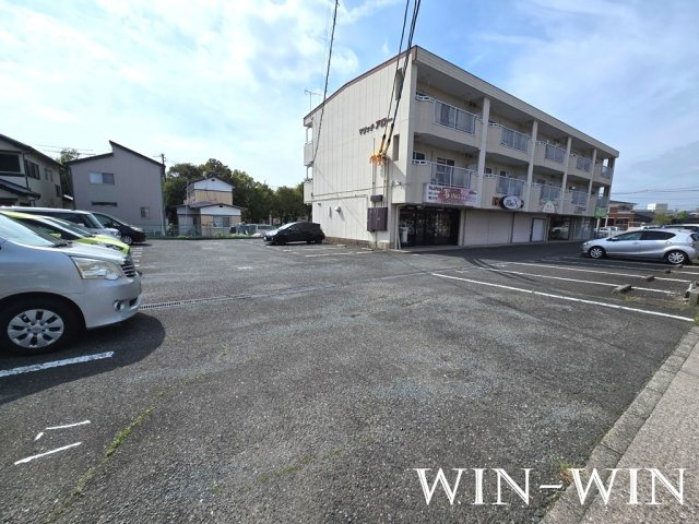 マリッチアローの駐車場