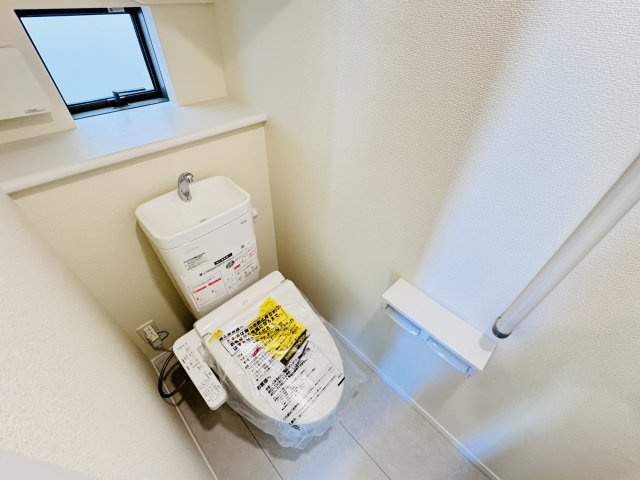 松戸市上矢切新築戸建のトイレ|温水洗浄暖房便座つきトイレ