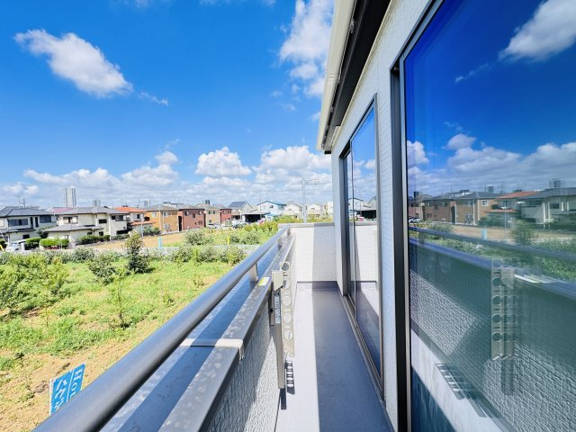 松戸市上矢切新築戸建のバルコニー|南向きワイドバルコニー・日当たり良好♪