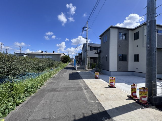 松戸市上矢切新築戸建の前面道路含む現地写真|西側前面道路