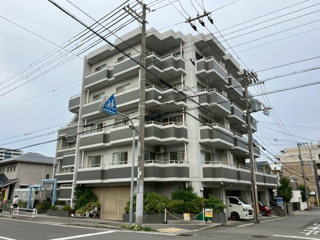 クレドール須磨2の外観|落ち着いた雰囲気の外観です