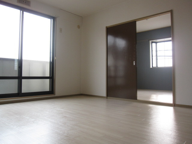 フラワーハイツ　Ｂ棟の子供部屋