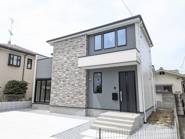 八王子市　長房町　新築一戸建て　６期の外観|～西八王子駅徒歩24分　並列3台駐車可能　敷地47坪超・建物34坪超の邸宅です～