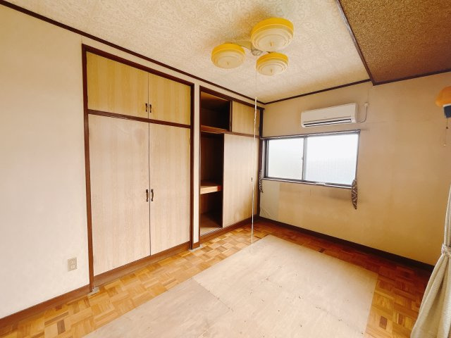 【中古戸建】高崎市片岡町2丁目の洋室|■2階洋室｜2階各居室には収納をご用意しています♪常にお部屋を綺麗に保てます！小さなお子様も自然とお片付けができるようになるのでうれしいですよね！