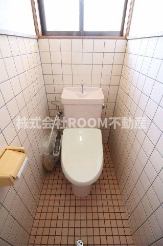 松ケ野貸家のトイレ|シンプルで使いやすいトイレです
