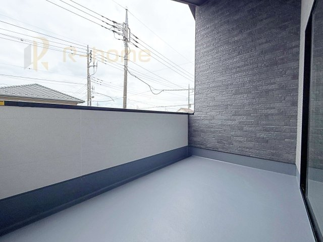 龍ケ崎市松ケ丘4期　新築戸建て　1号棟のバルコニー|お布団やラグなどの大きな物も干しやすい広々としたバルコニー！