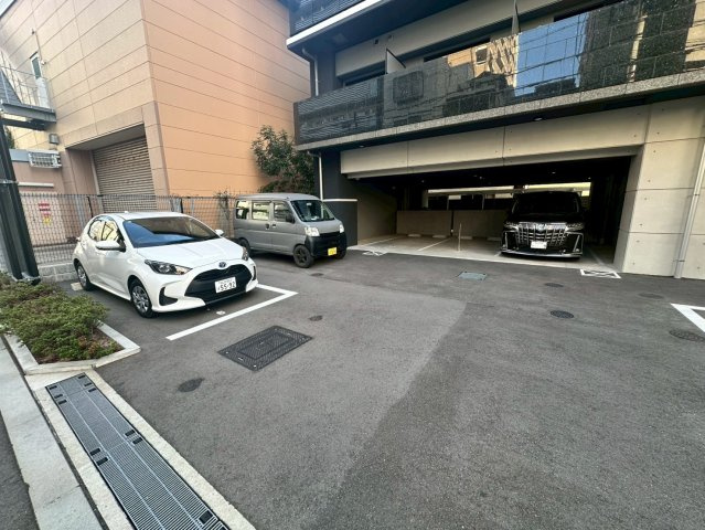 S-RESIDENCE難波大国町Tresの駐車場