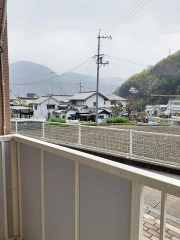 レジデンスＫ　Ⅱのバルコニー|暖かな日差しのふりそそぐバルコニー