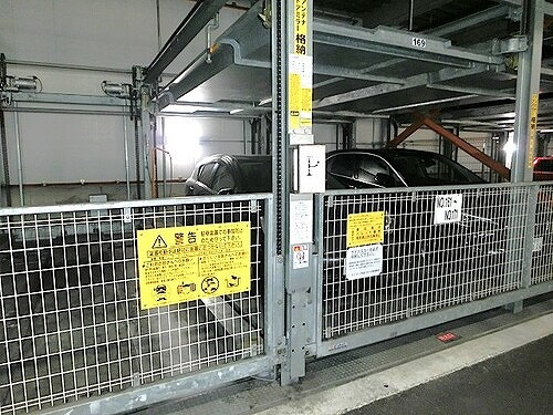 アーバンビュー宇品フェアコーストベイウイングの駐車場|敷地内機械式駐車場　※2020年4月撮影