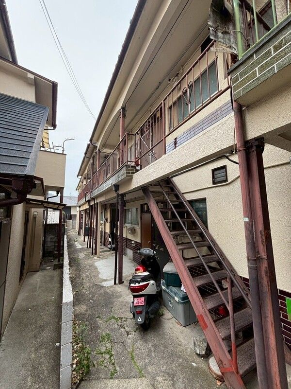 蔵垣内3丁目アパートのロビー