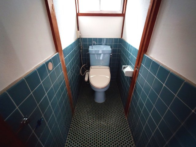 西宮貸家のトイレ