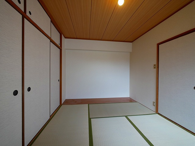 メゾンニュー大宮の和室