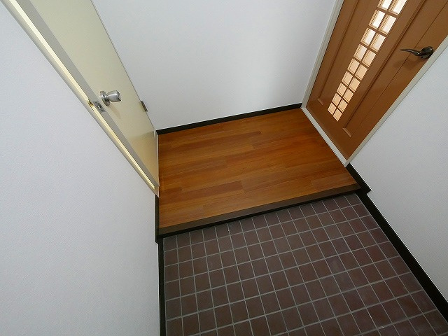 メゾンニュー大宮の玄関