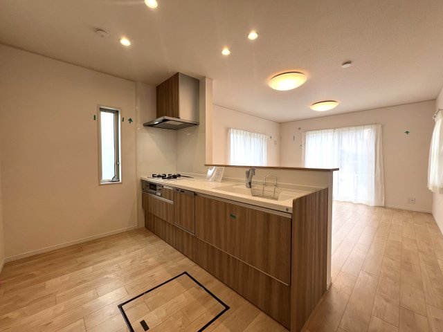 本来、横浜ってこういう街なんです。どういうこと？行けばわかります！な、【南区平楽中古戸建】リフォームのキッチン|きれいなキッチンです