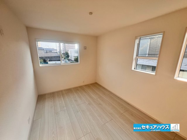 【完成】名古屋市南区砂口町　全7棟の洋室|【洋室】
◆お子様のお部屋や主寝室、来客時の宿泊室、趣味のお部屋としてもご利用いただけます♪